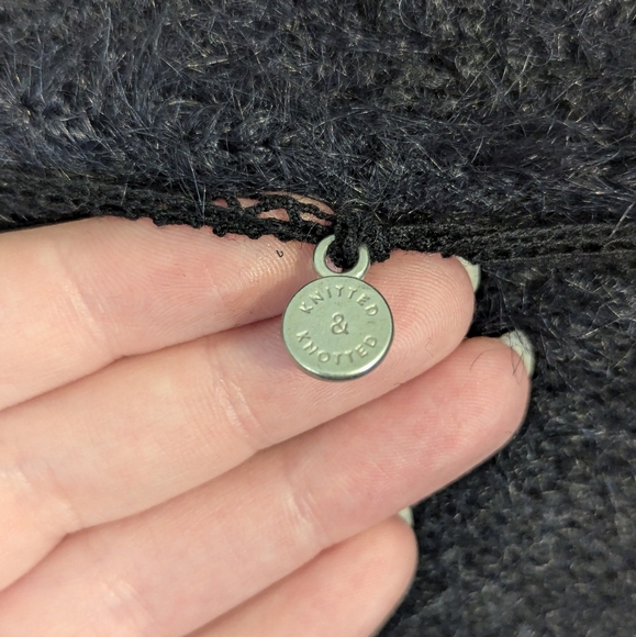 NWT Knitted & Knotted Anthropologie Black Sequin Detail Cropped Cardigan - Picture 5 of 7